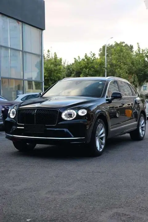 Bentley 添越 2024