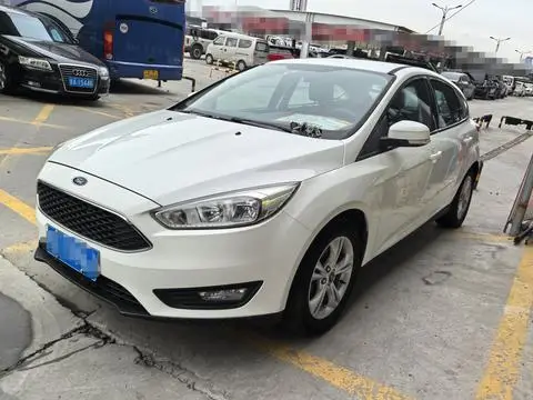 Ford Focus 2015 — фото 1