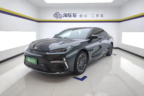 Geely 星耀8 PHEV 2025