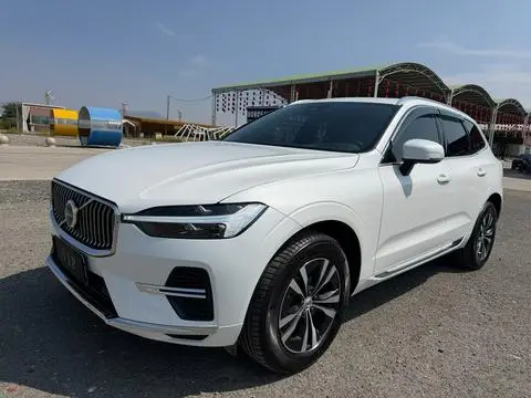 Volvo XC60 2025