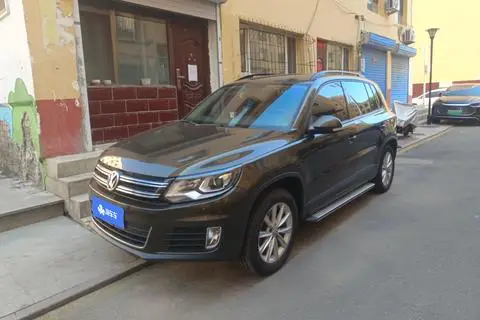 Volkswagen Tiguan 2015 — фото 1