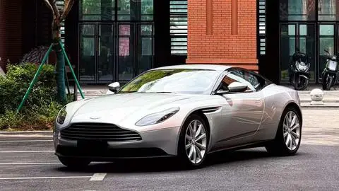Aston Martin DB11 2019