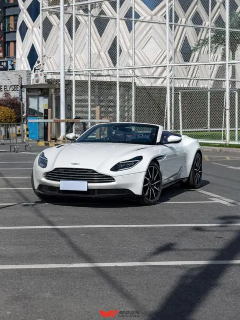 Aston Martin DB11 2019
