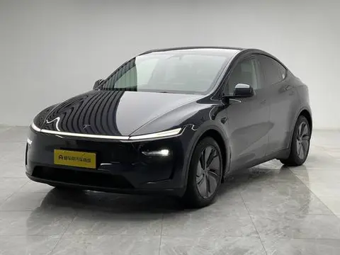Tesla Model Y 2025