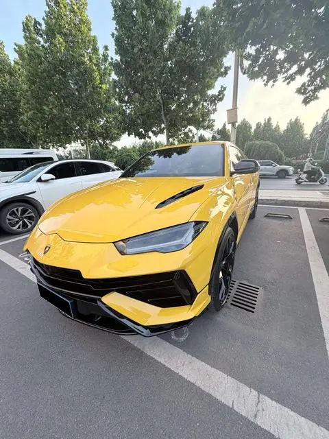 Lamborghini Urus 2023