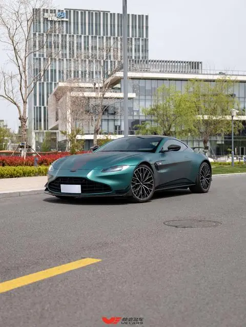 Aston Martin Vantage 2022