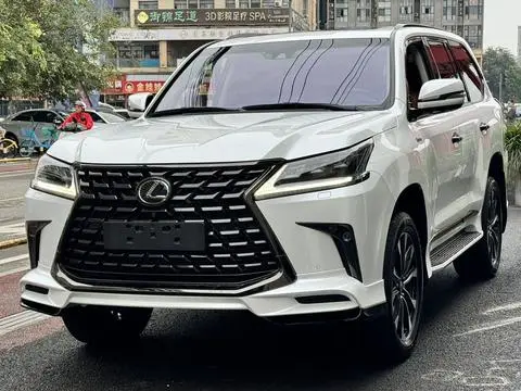 Lexus LX 2021 — фото 1