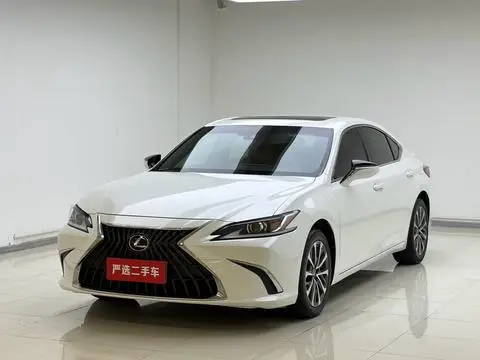 Lexus ES 2022