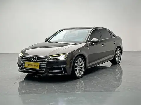 Audi A4L 2018 — фото 1