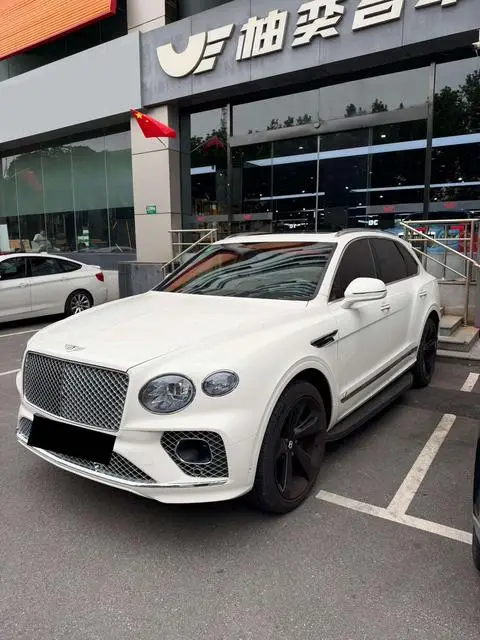 Bentley 添越 2022