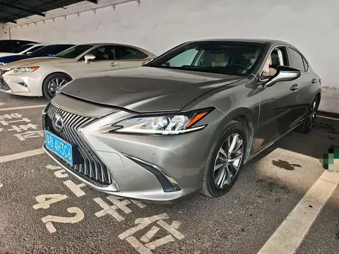 Lexus ES 2018