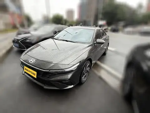 Hyundai Elantra 2023 — фото 1