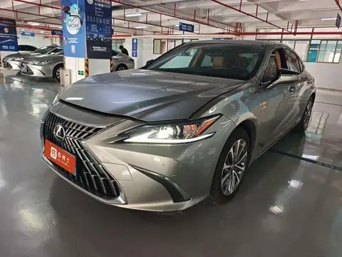 Lexus ES 2021