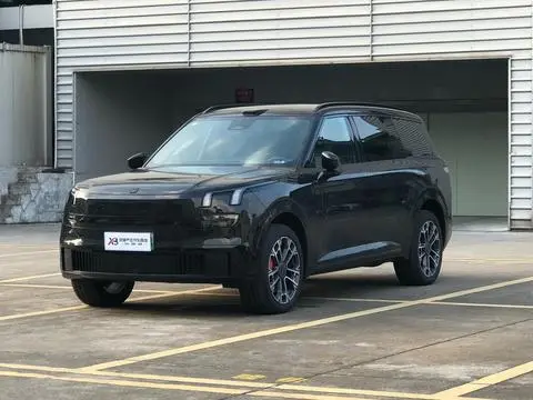 Lynk & Co 900 2025