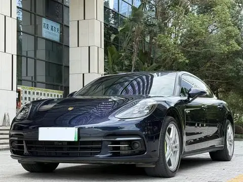 Porsche Panamera E-Hybrid 2019 — фото 1