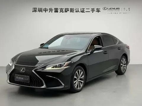 Lexus ES 2020