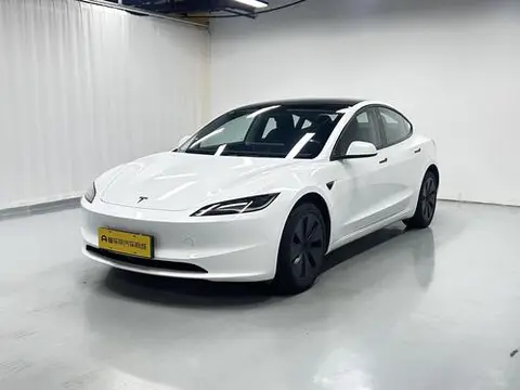 Tesla Model 3 2025