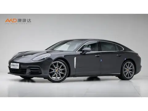 Porsche Panamera 2018 — фото 1
