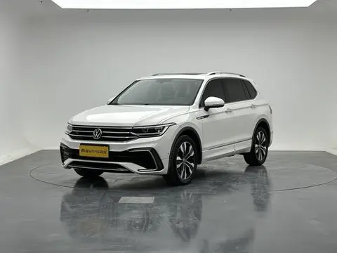 Volkswagen Tiguan L 2022