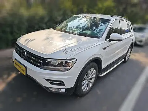 Volkswagen Tiguan L 2018 — фото 1