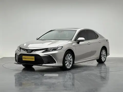 Toyota Camry 2021 — фото 1