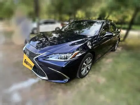 Lexus ES 2020
