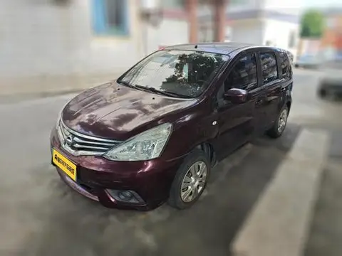 Nissan 骊威 2013