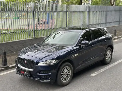 Jaguar F-PACE 2018 — фото 1