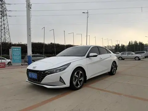 Hyundai Elantra 2023