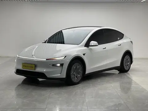 Tesla Model Y L 2026