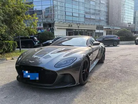 Aston Martin DBS 2020
