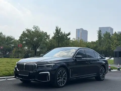 BMW 7 Series 2022 — фото 1