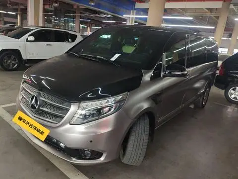 Mercedes-Benz 威霆 2018