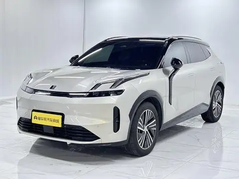 Lynk & Co 08 EM-P 2023