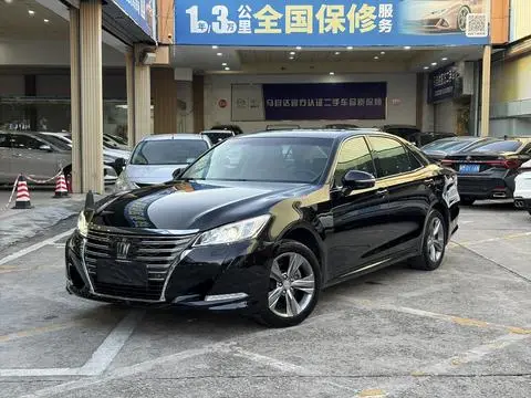 Toyota Crown 2015