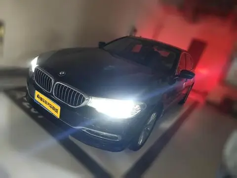 BMW 5 Series 2018 — фото 1