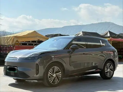 Lynk & Co 08 EM-P 2024