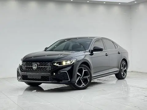 Volkswagen Passat 2025