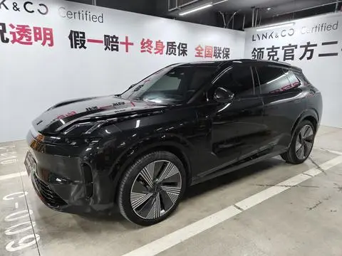 Lynk & Co 08 EM-P 2023