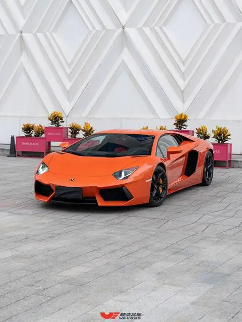 Lamborghini Aventador 2011