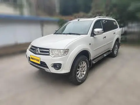 Mitsubishi 帕杰罗·劲畅 2013