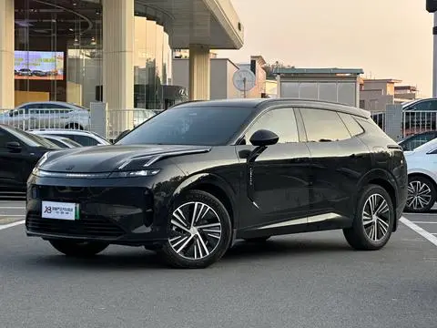 Lynk & Co 08 EM-P 2025