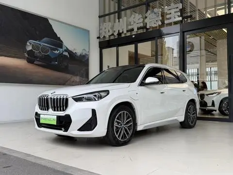 BMW iX1 2025