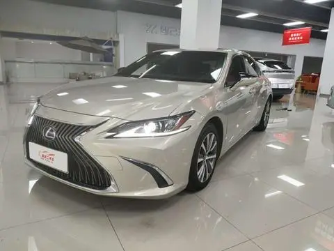 Lexus ES 2020