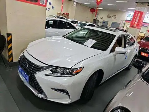 Lexus ES 2015