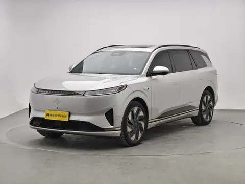 Dongfeng eπ 008 2024