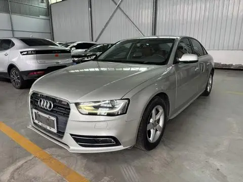 Audi A4L 2015