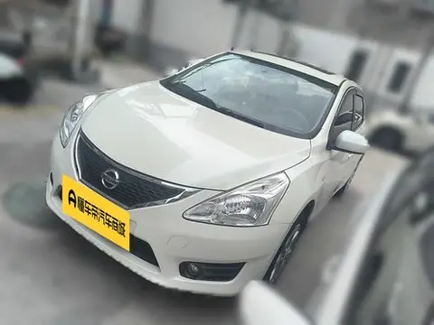Nissan Tiida 2014