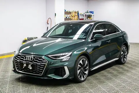 Audi A3 2023 — фото 1