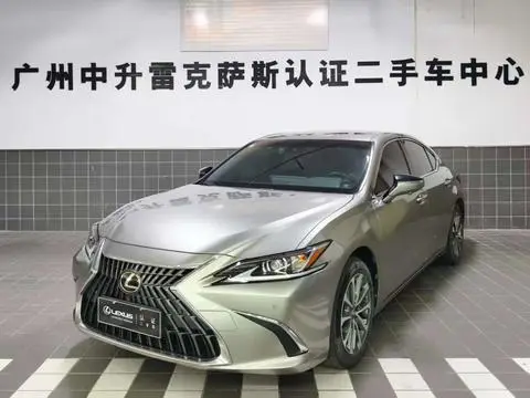 Lexus ES 2022